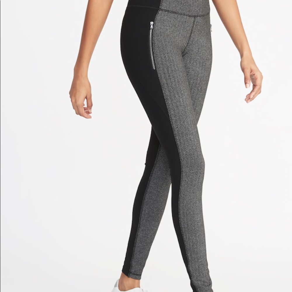 Old Navy Mid rise zip-pocket leggings